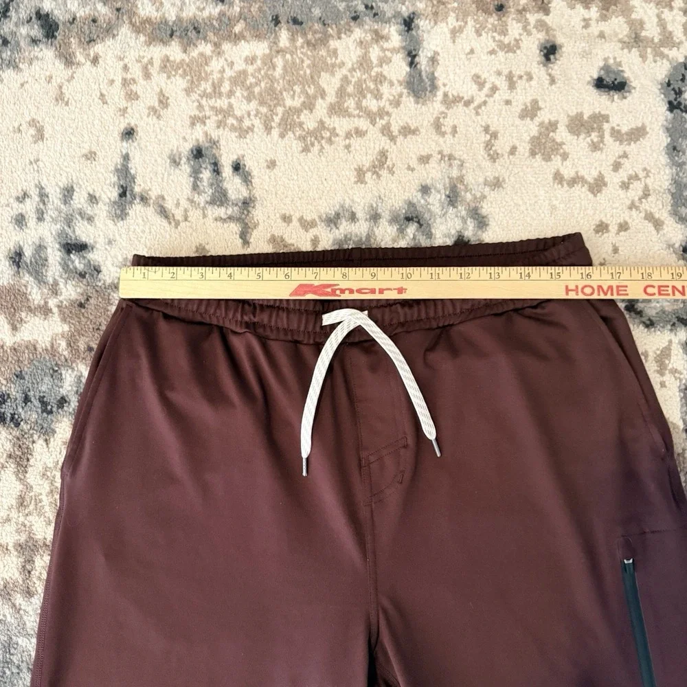 Vuori Sunday Performance Jogger Mens Medium Clove Zip Pockets Athletic Pants